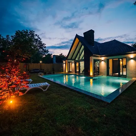 Moonsa Boutique Villa *