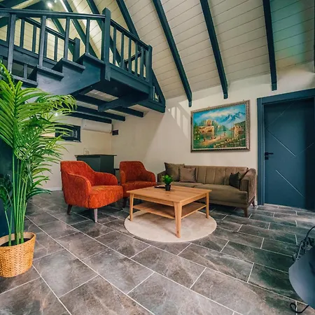 Villa Moonsa Boutique *