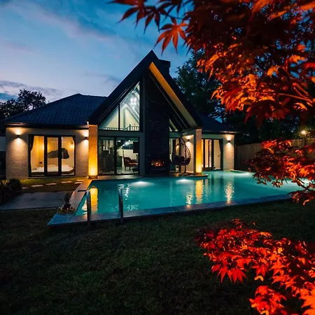 Moonsa Boutique Villa *